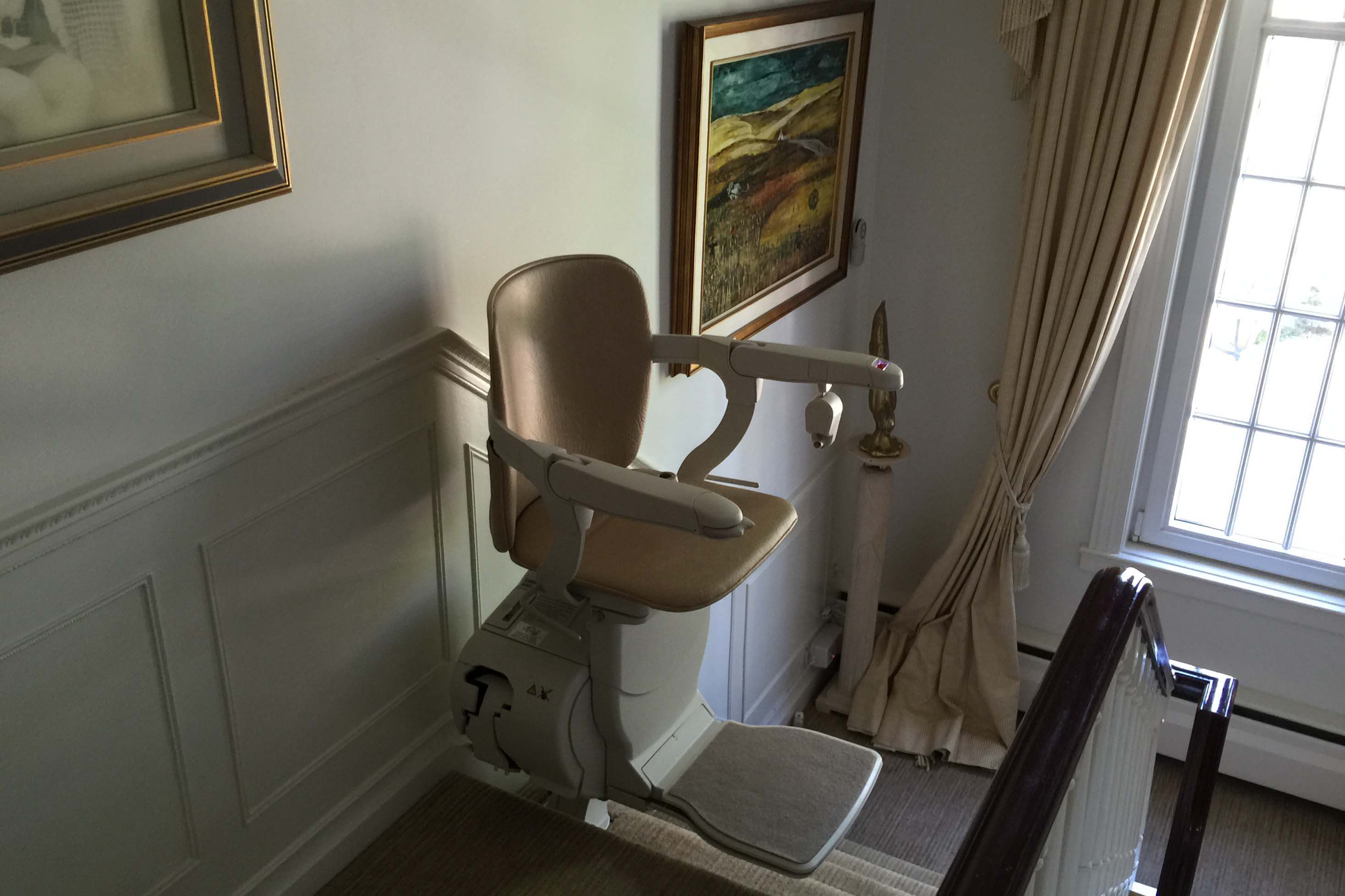 Atlas 600 Straight stairlift
