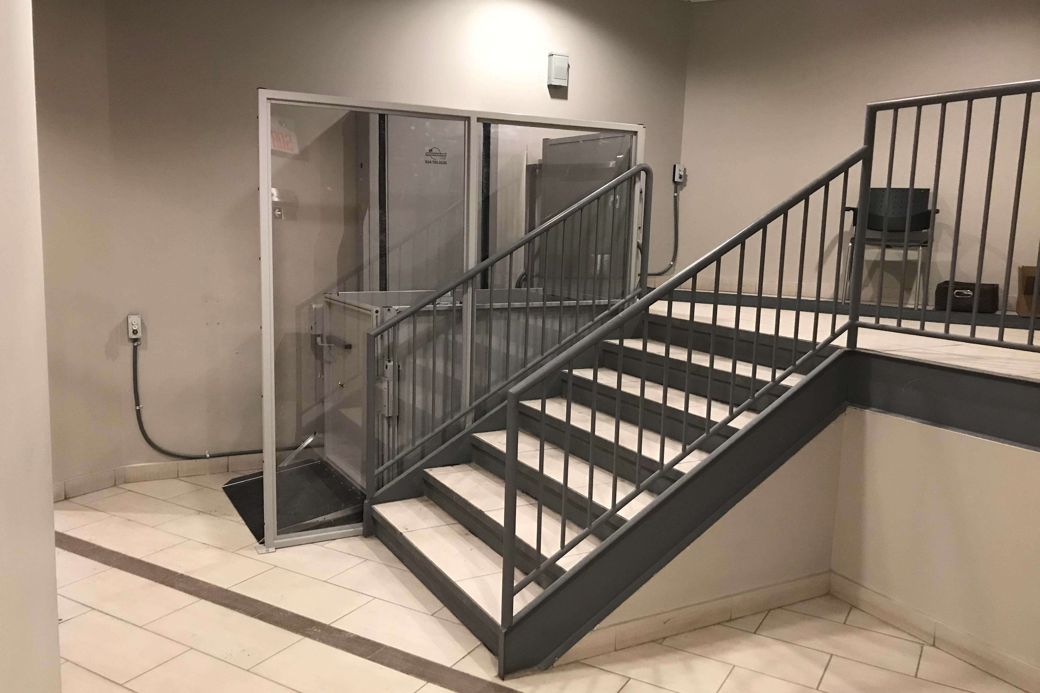 Plateforme élévatrice commercial