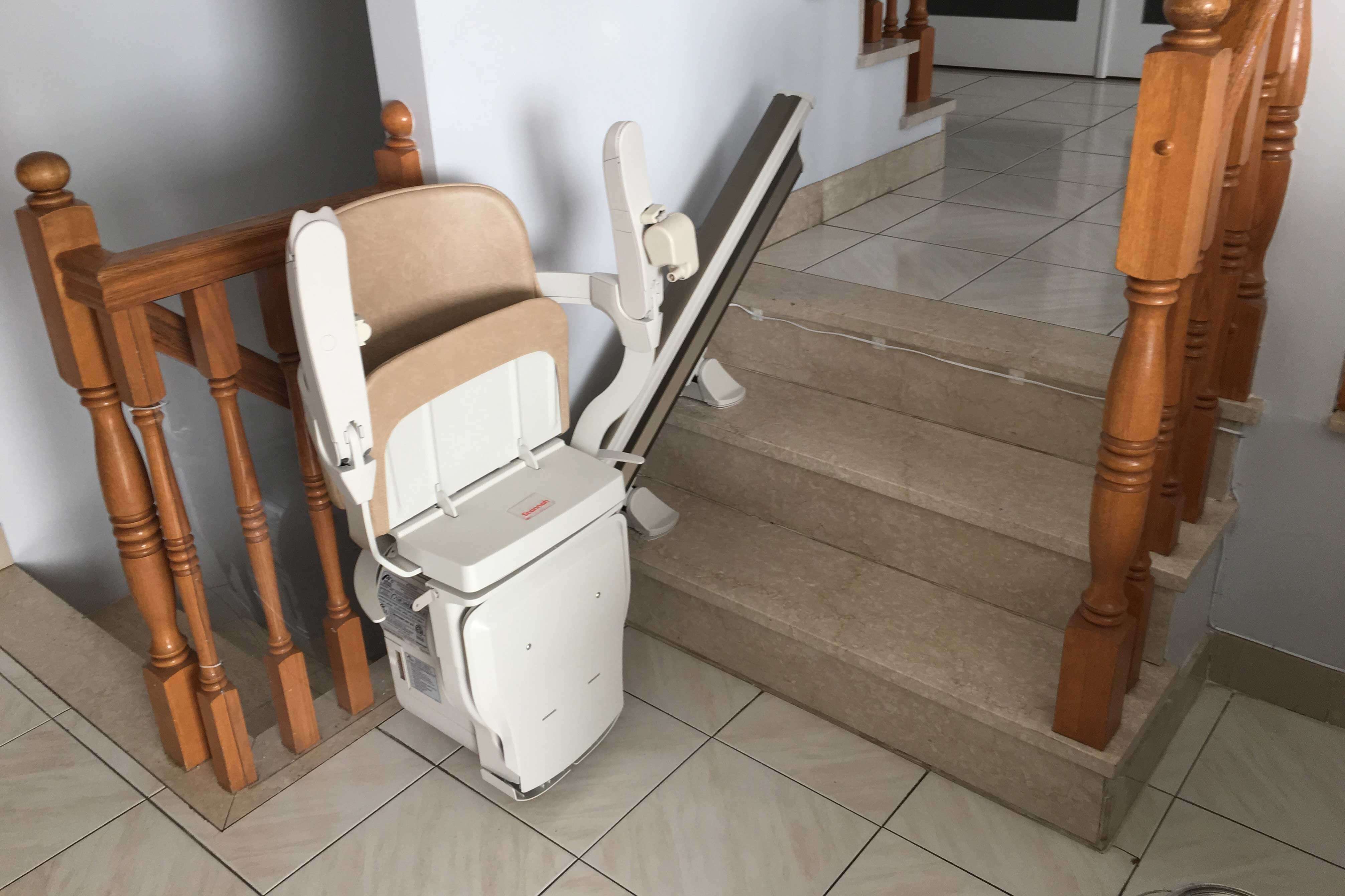 Atlas 600 Straight stairlift