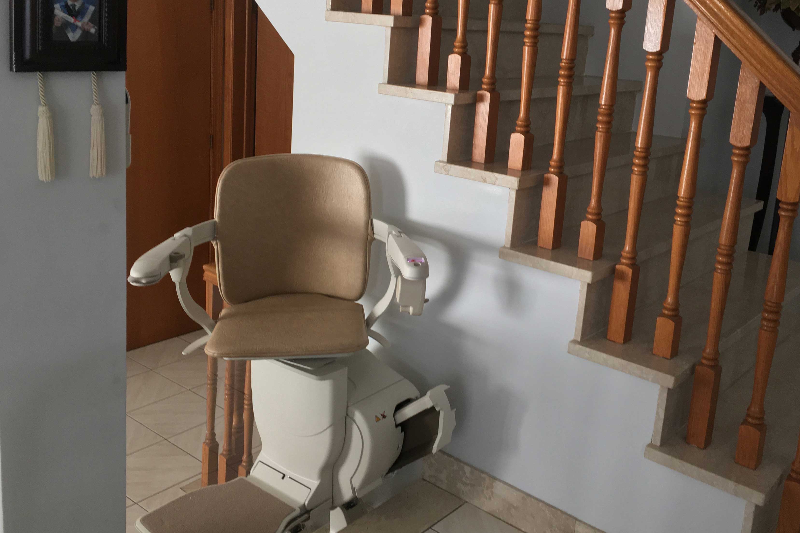 Atlas 600 Straight stairlift