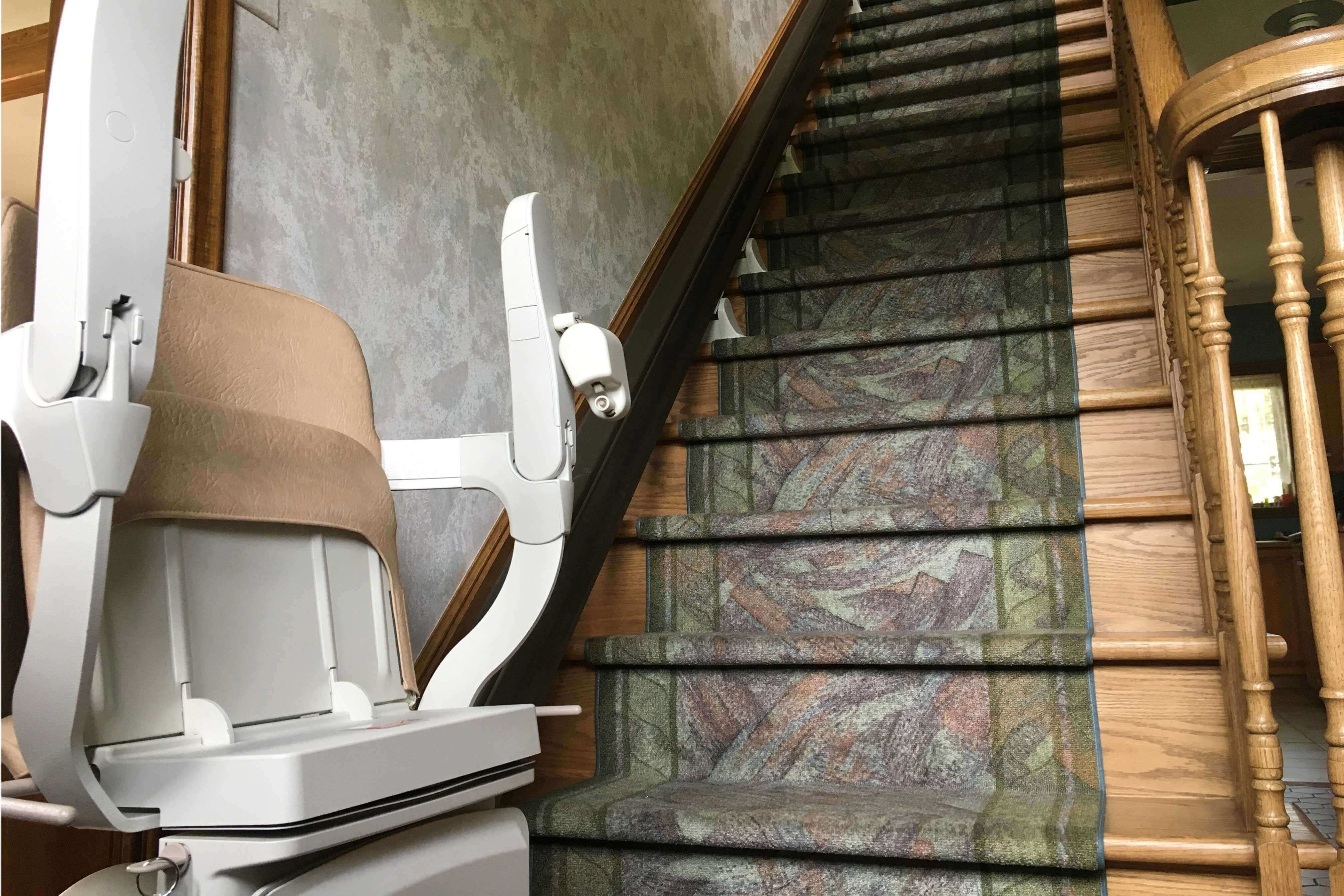Atlas 600 Straight stairlift